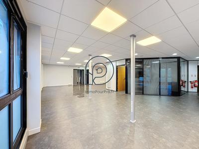 Bureau - 238 m²