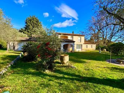 Villa - 280 m² - 5 pièces