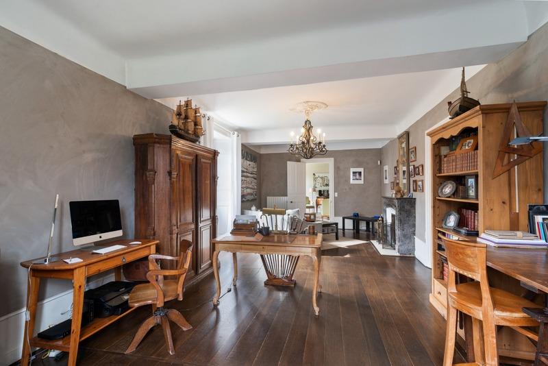 Maison - 650 m² - 14 pièces