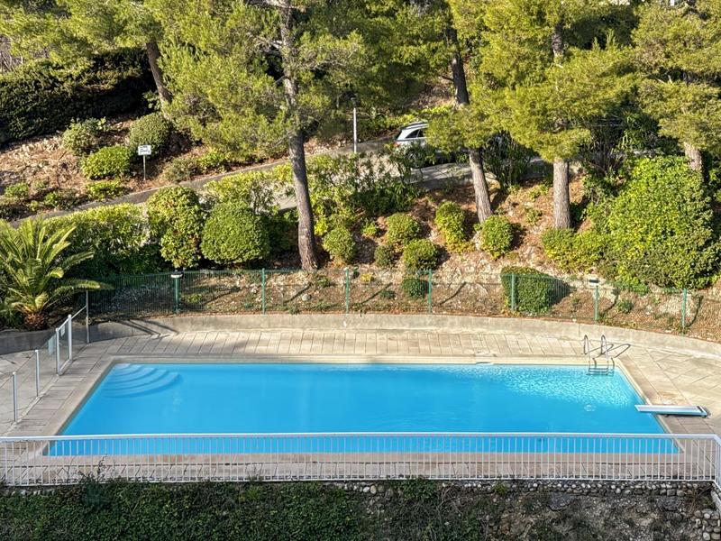 Appartement - 79 m² - 2 pièces