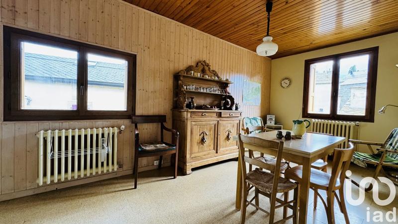 Maison - 302 m² - 12 pièces