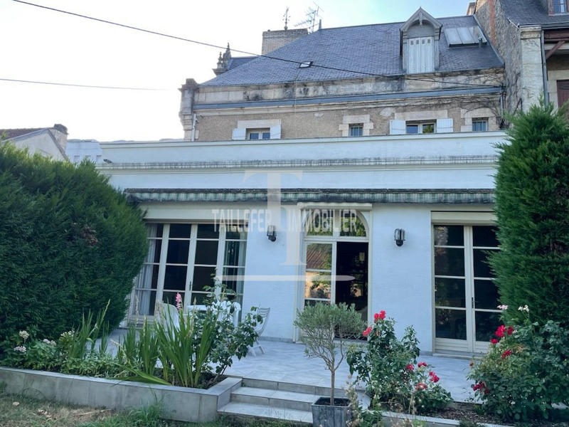 Maison - 253 m² - 5 pièces