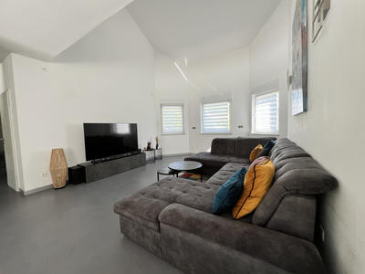 Maison - 163 m² - 6 pièces