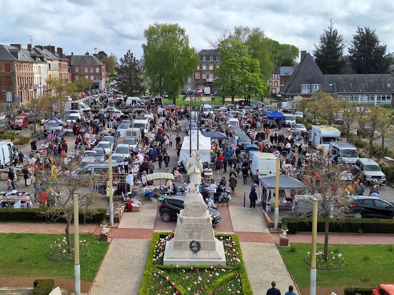 Vide-grenier des amis du téléthon bacquevillais