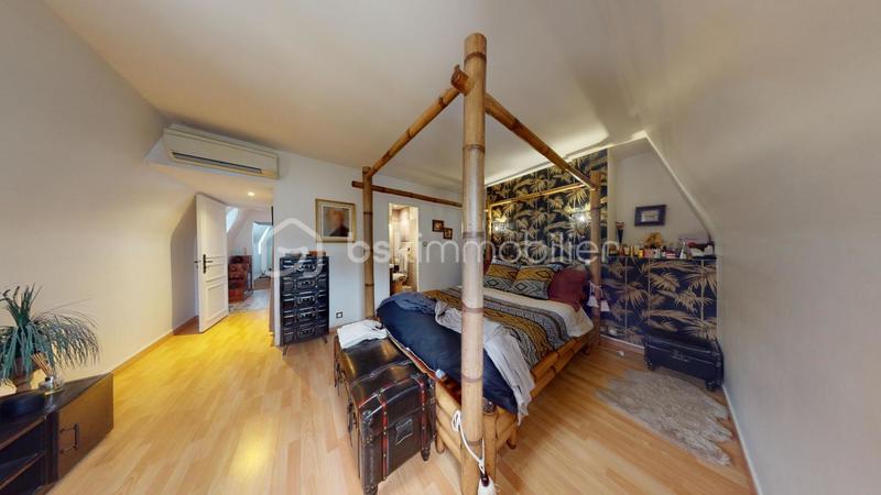 Appartement - 246 m² - 6 pièces