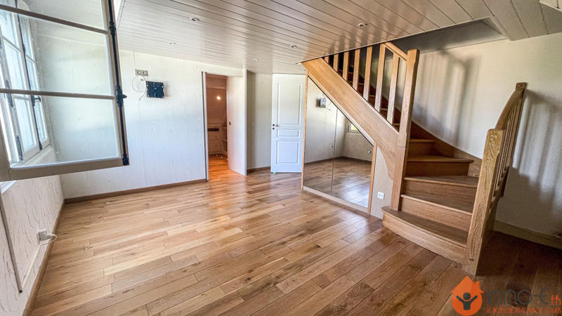 Maison - 295 m² - 9 pièces