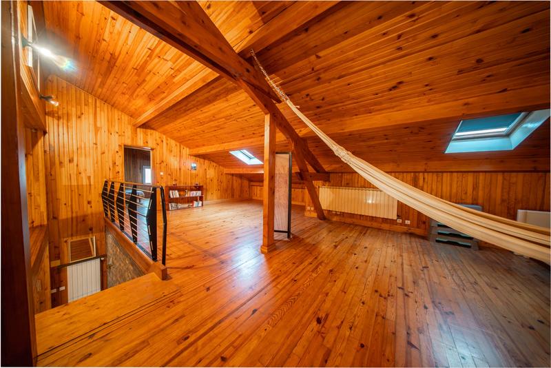 Maison - 358 m² - 10 pièces