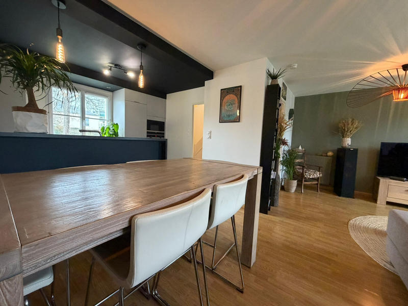 Maison - 94 m² - 5 pièces