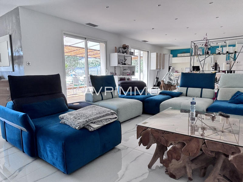 Villa - 240 m² - 7 pièces