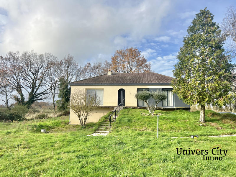 Maison - 94 m² - 5 pièces