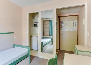 Chambre - 12 m² - 1 pièce