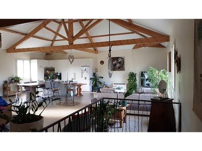 Maison traditionnelle - 221 m² - 7 pièces