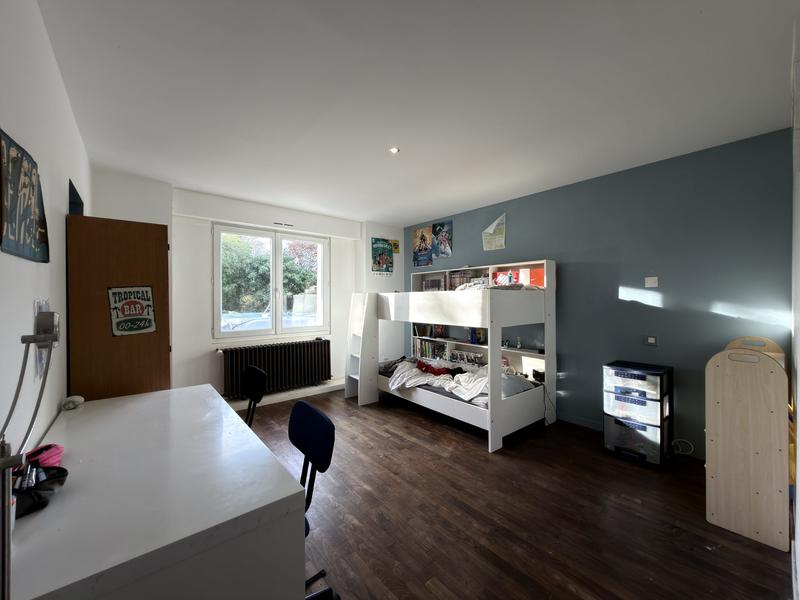 Maison - 261 m² - 8 pièces