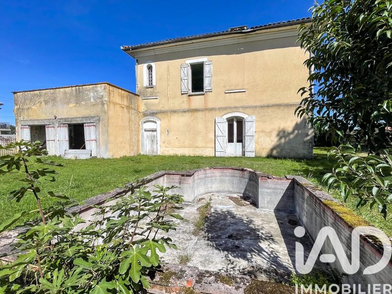 Maison - 330 m² - 10 pièces