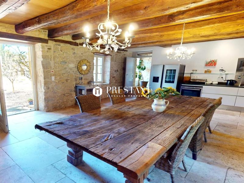 Demeure - 590 m² - 14 pièces