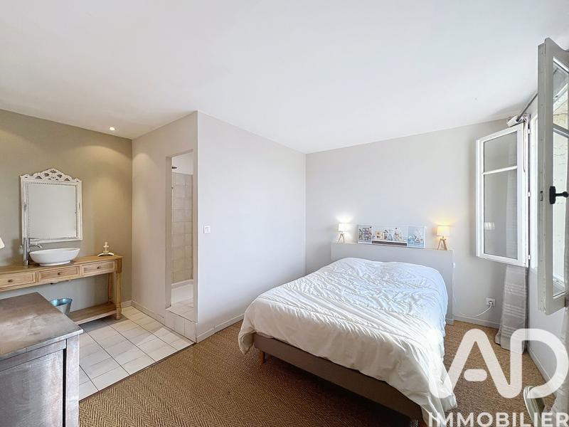 Maison - 460 m² - 13 pièces