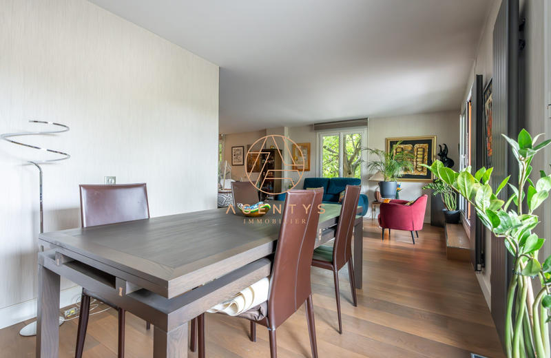 Appartement - 90 m² - 4 pièces