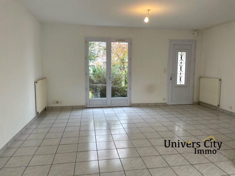 Maison - 99 m² - 5 pièces