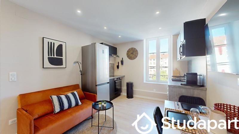 Chambre - 11 m² - 1 pièce