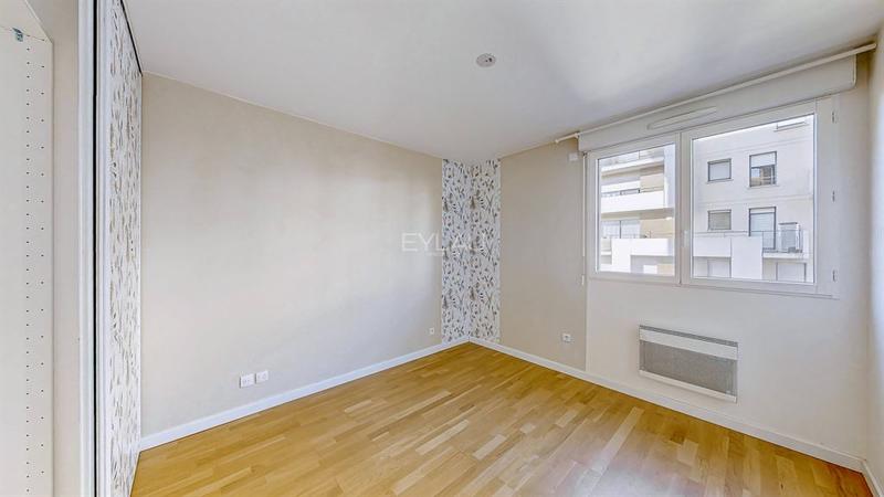 Appartement - 102 m² - 5 pièces