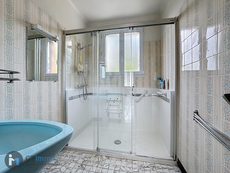 Maison - 137 m² - 6 pièces