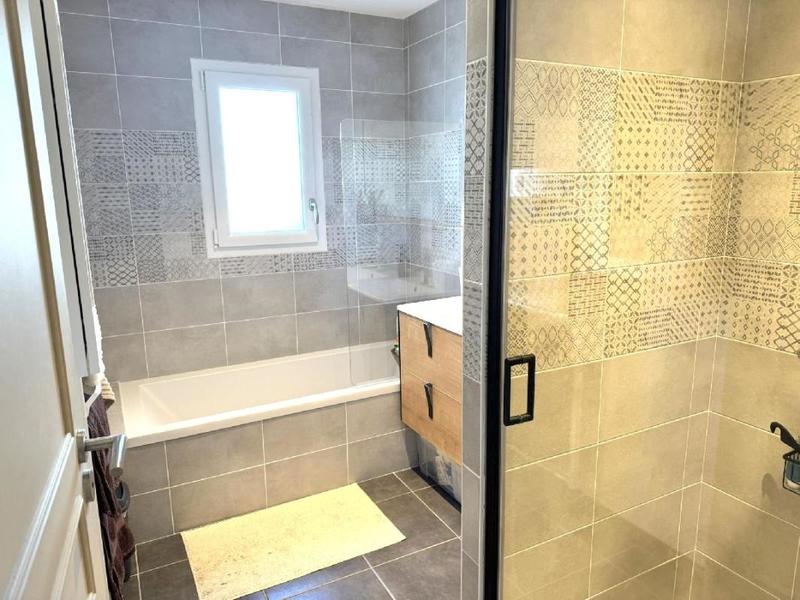 Maison - 102 m² - 5 pièces