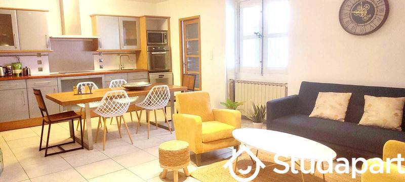 Chambre - 15 m² - 1 pièce