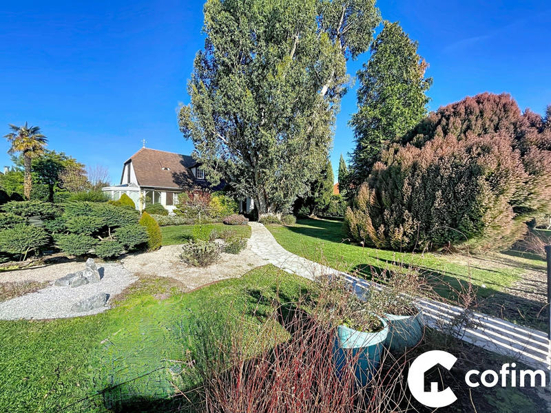 Maison traditionnelle - 150 m² - 8 pièces