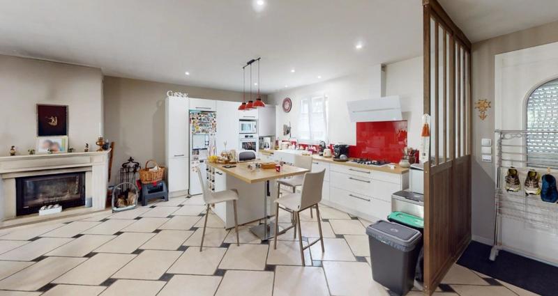 Maison - 90 m² - 5 pièces