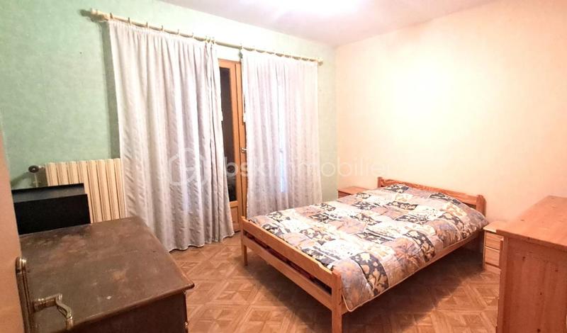 Maison - 198 m² - 8 pièces