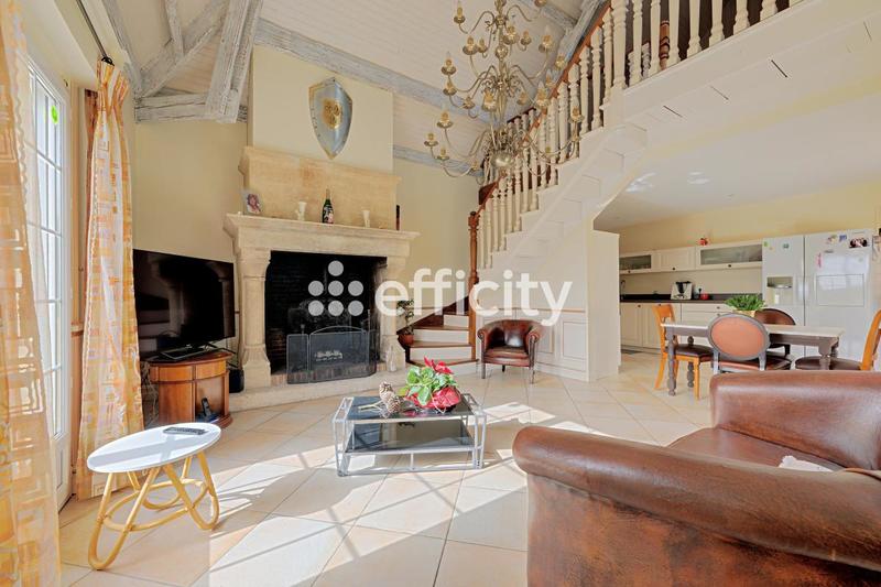 Pavillon - 222 m² - 8 pièces