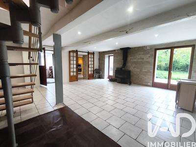 Maison - 104 m² - 4 pièces