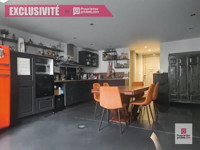 Loft - 108 m² - 5 pièces
