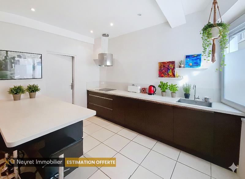 Triplex - 127 m² - 6 pièces