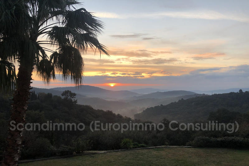 Maison - 180 m² - 5 pièces