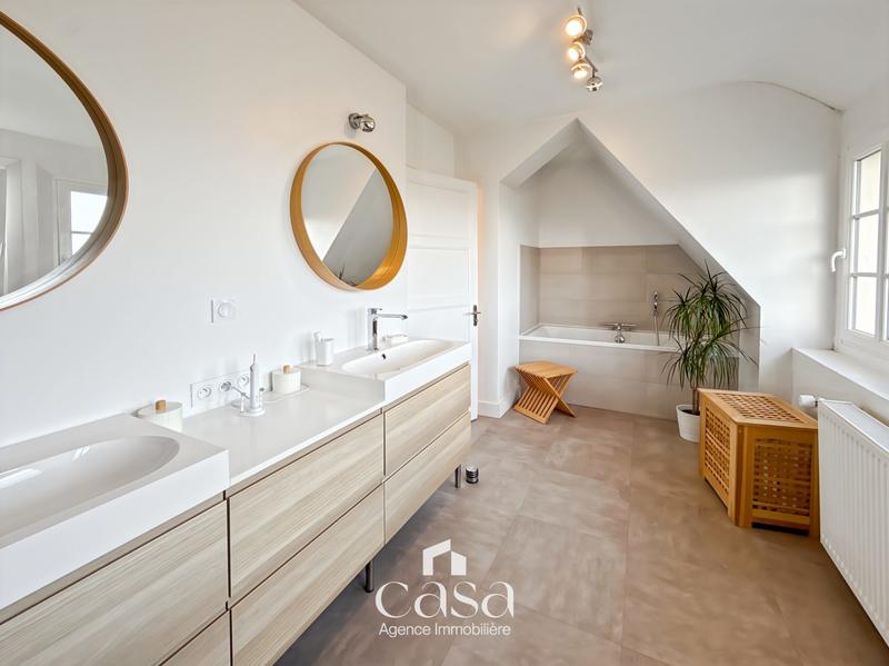 Maison ancienne - 185 m² - 7 pièces