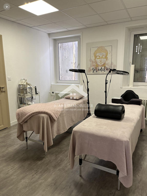 Local commercial - 43 m² - 2 pièces