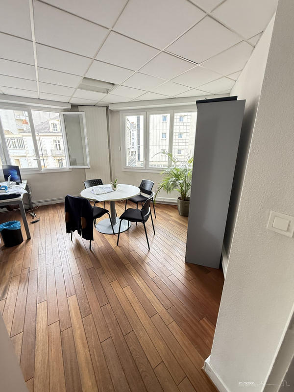 Bureau - 320 m² - 10 pièces
