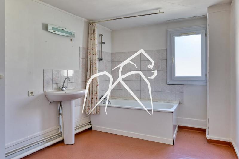 Appartement ancien - 75 m² - 4 pièces