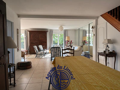 Maison - 220 m² - 8 pièces