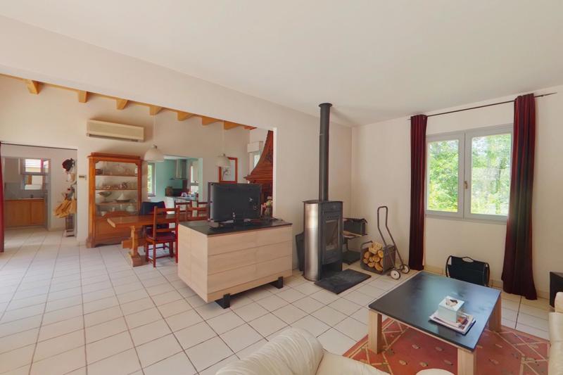 Maison - 300 m² - 10 pièces