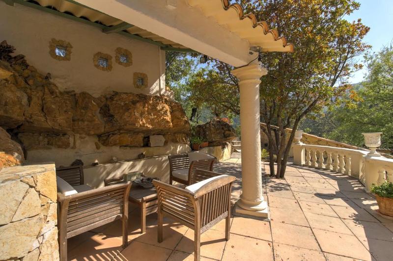 Demeure - 110 m² - 5 pièces