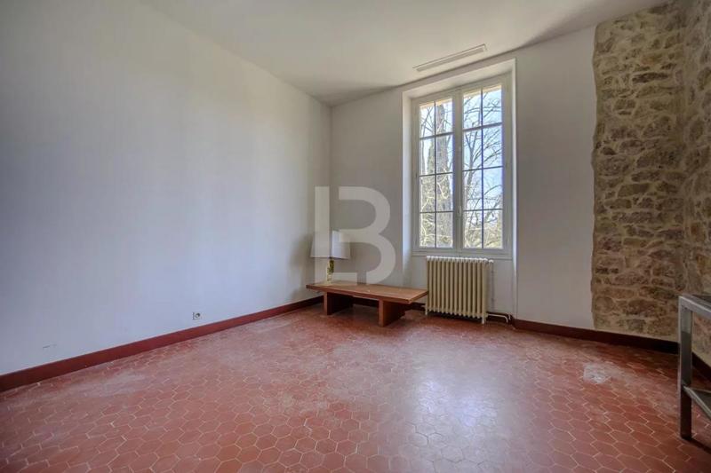 Mas - 300 m² - 7 pièces