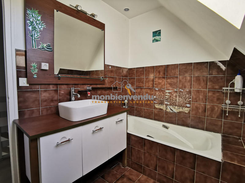 Maison traditionnelle - 140 m² - 7 pièces