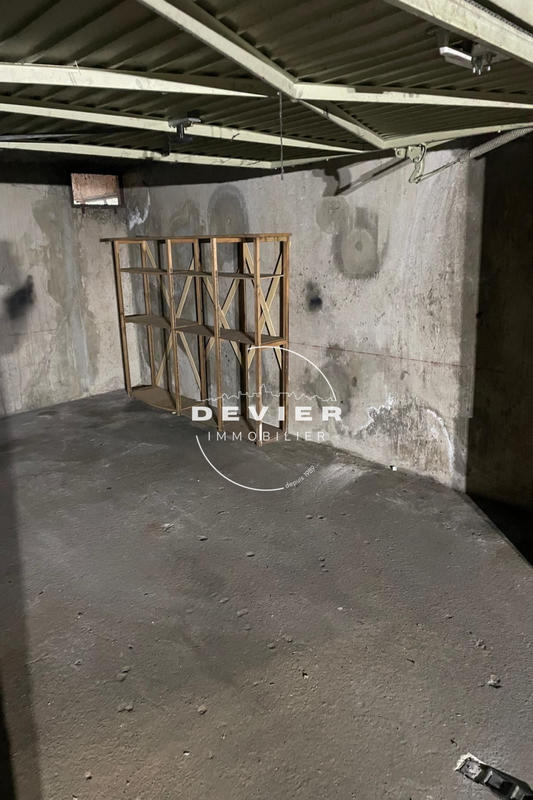 Parking / Garage - 20 m²