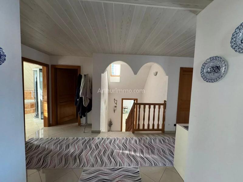 Maison - 312 m² - 12 pièces