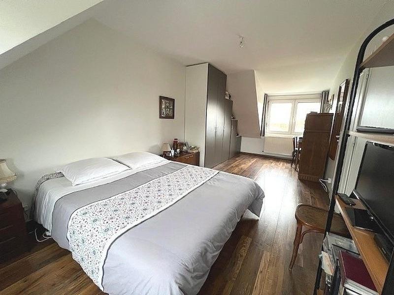 Maison - 122 m² - 8 pièces