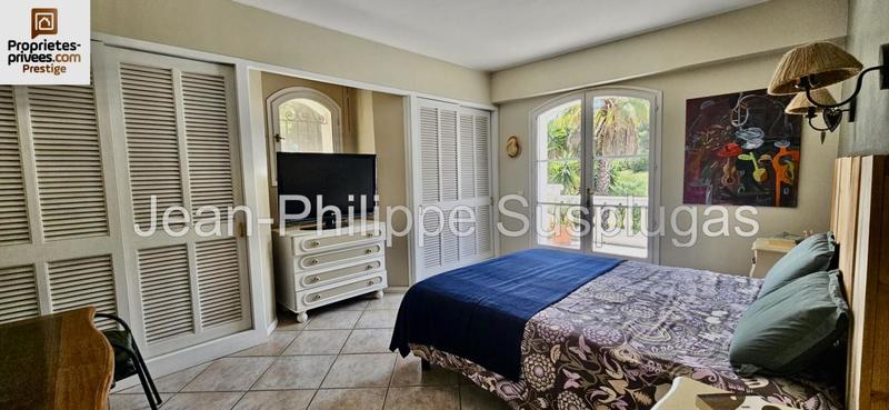 Maison - 260 m² - 7 pièces