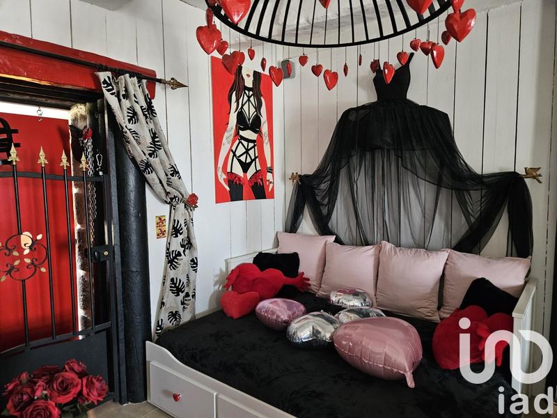 Maison - 313 m² - 9 pièces