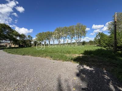 Terrain constructible - 1 056 m²